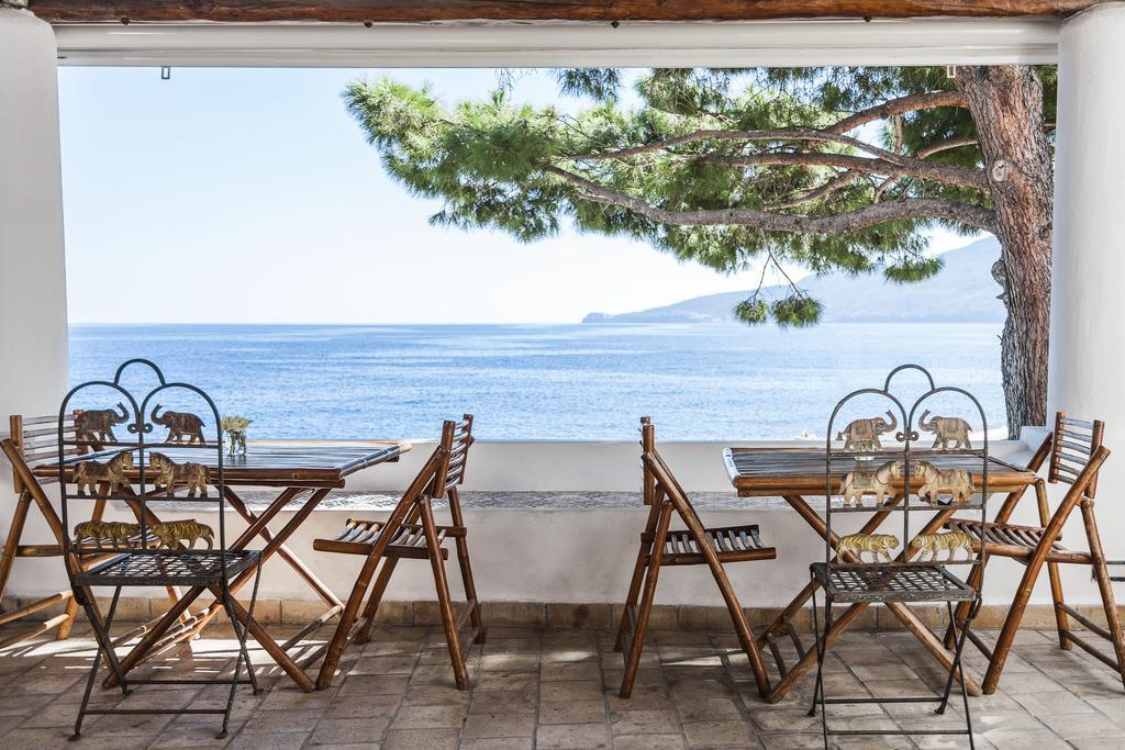 Hotel Mercanti Di Mare Santa Marina Salina Eksteriør billede