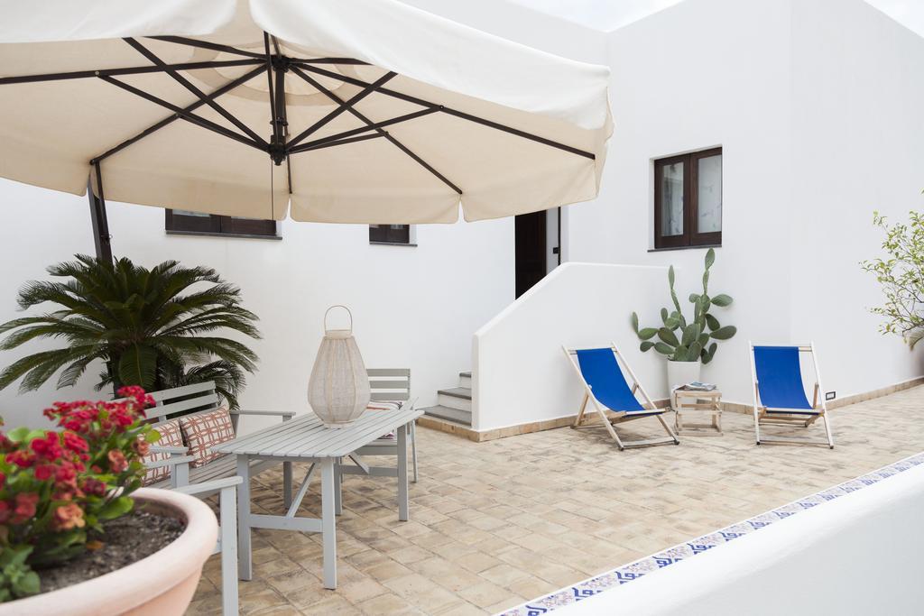 Hotel Mercanti Di Mare Santa Marina Salina Eksteriør billede